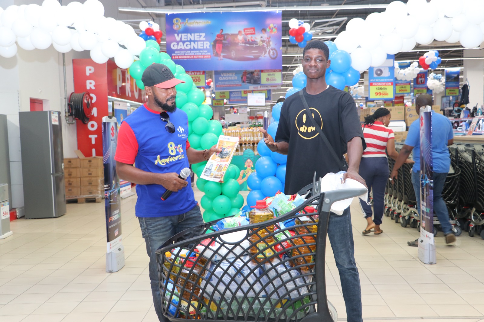 Carrefour Côte d’Ivoire célèbre son 8ème anniversaire avec des minutes de courses gratuites !